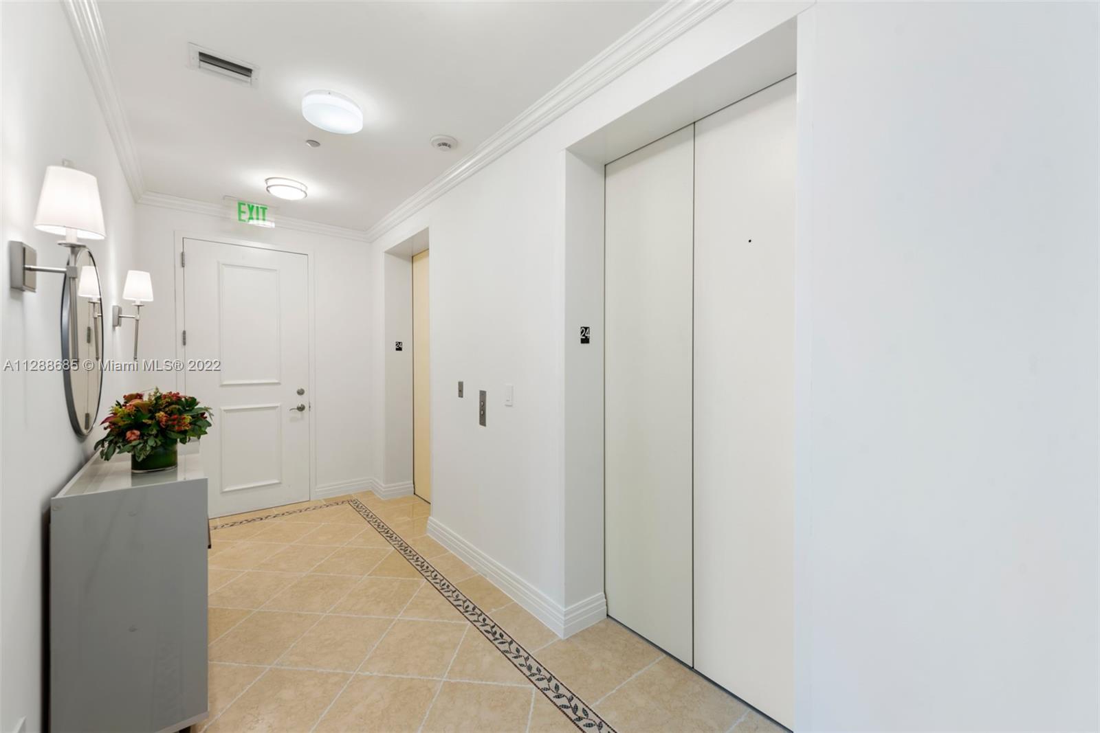 CONTINUUM ON SOUTH BEACH - Residential