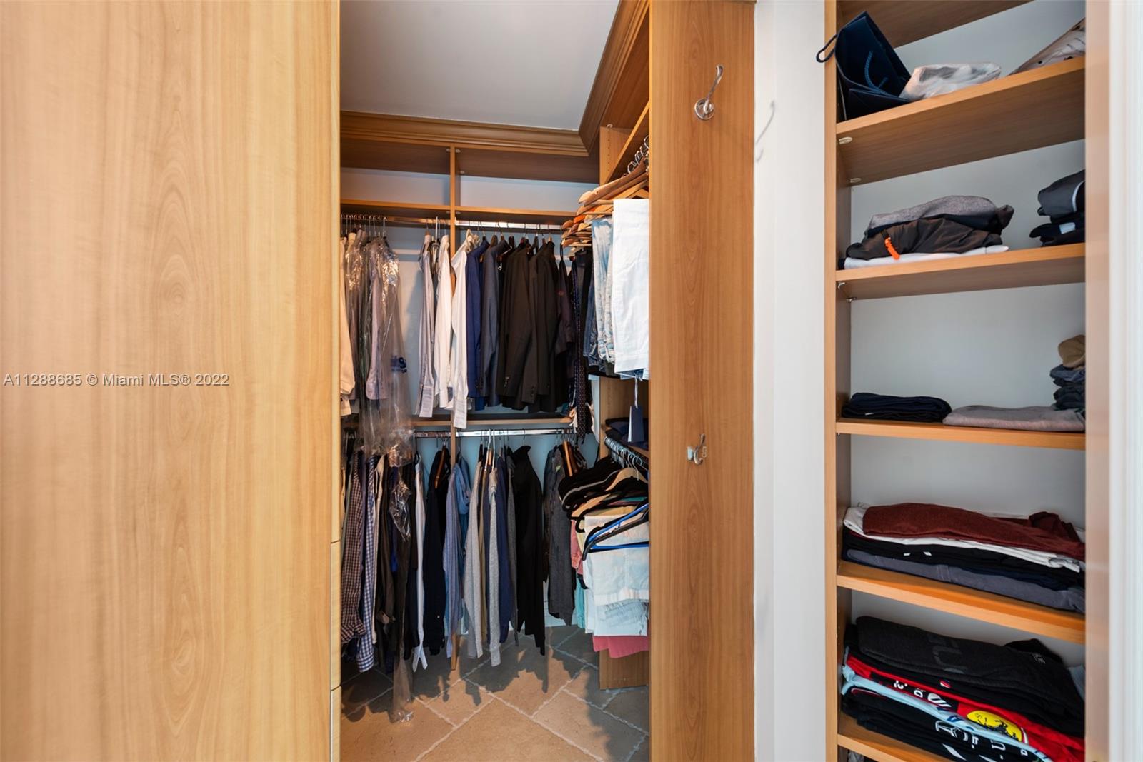 CONTINUUM ON SOUTH BEACH - Residential