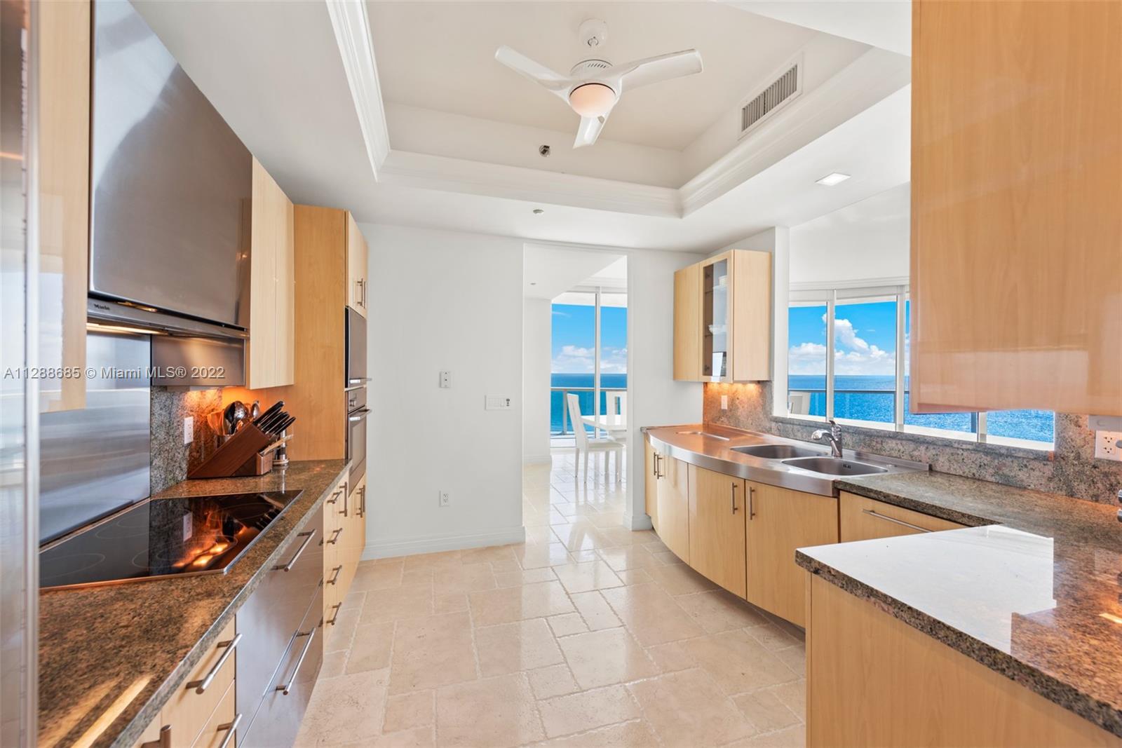 CONTINUUM ON SOUTH BEACH - Residential