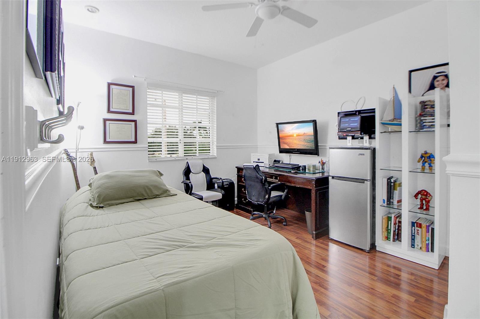 LAROC ESTATES - Residential