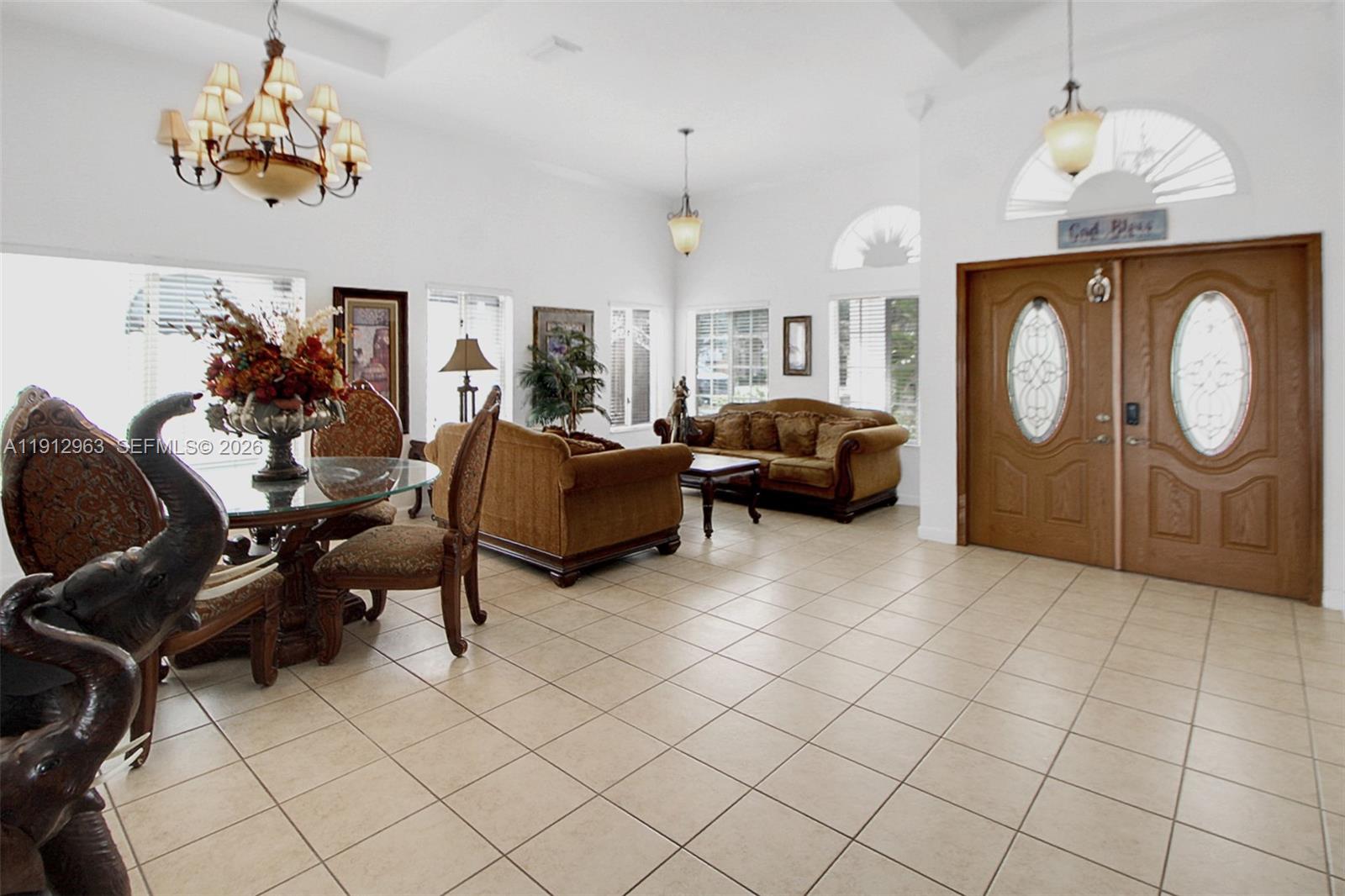 LAROC ESTATES - Residential