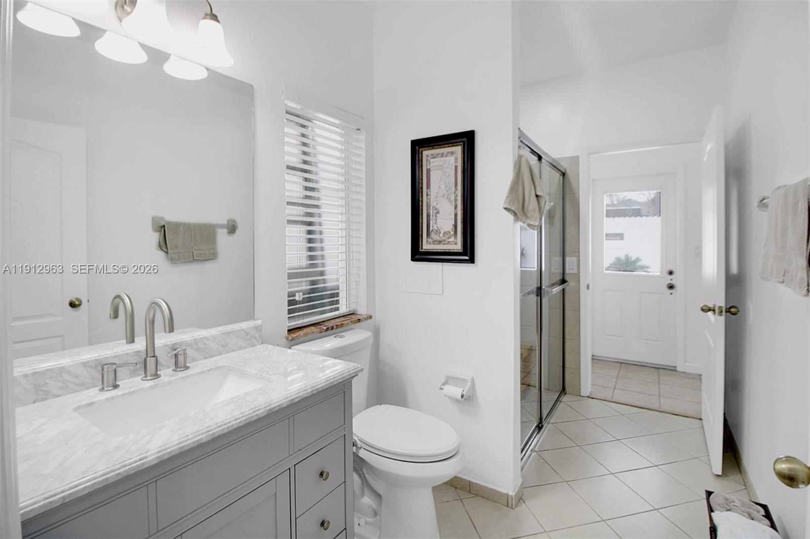 LAROC ESTATES - Residential