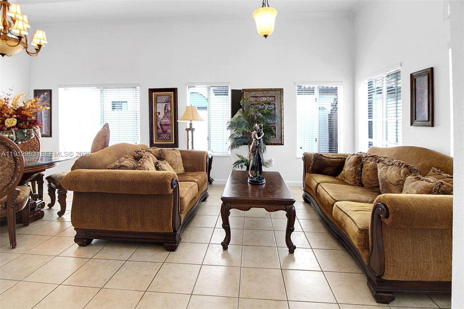 LAROC ESTATES - Residential