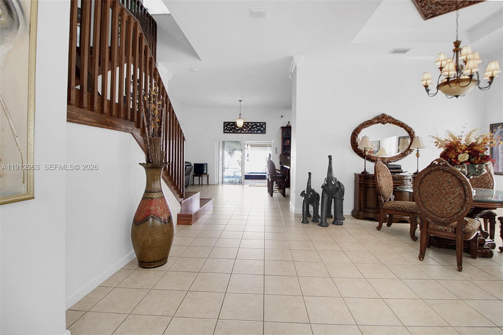 LAROC ESTATES - Residential