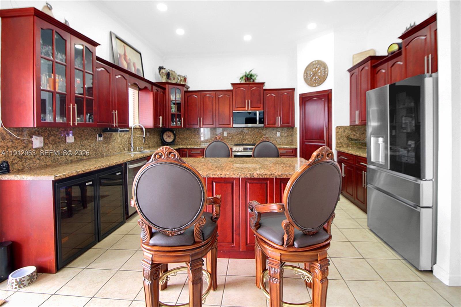 LAROC ESTATES - Residential