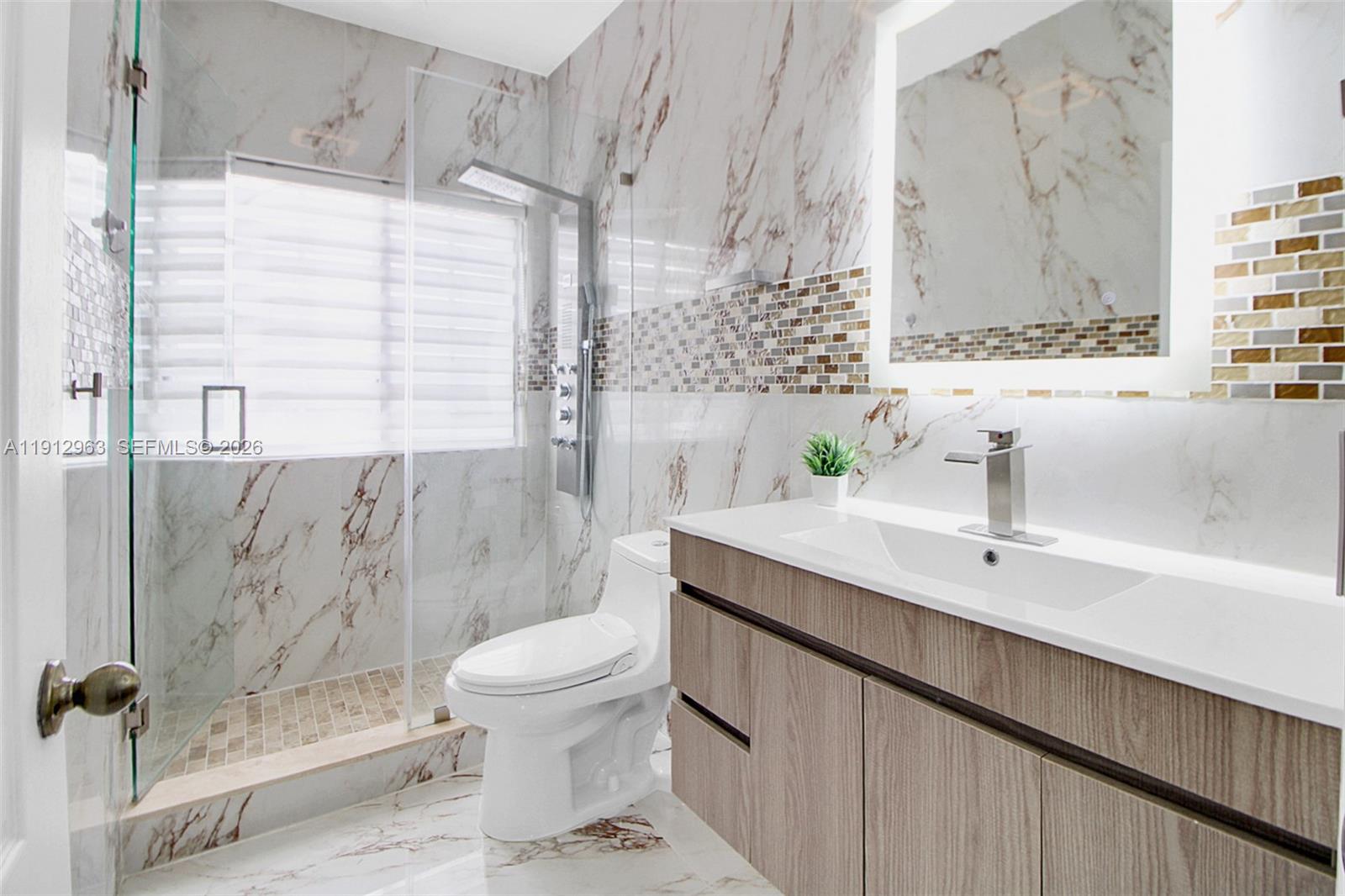 LAROC ESTATES - Residential