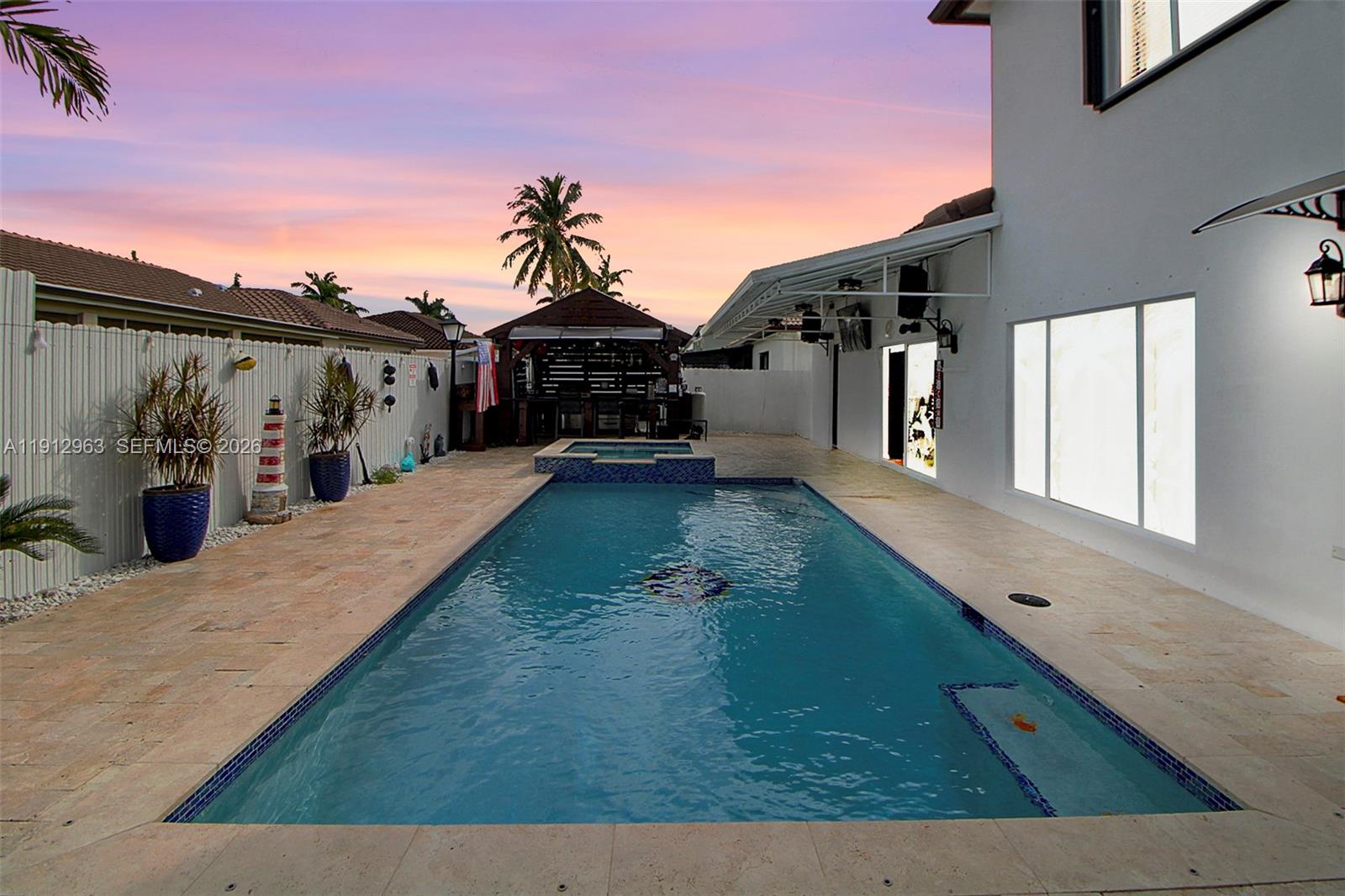 LAROC ESTATES - Residential