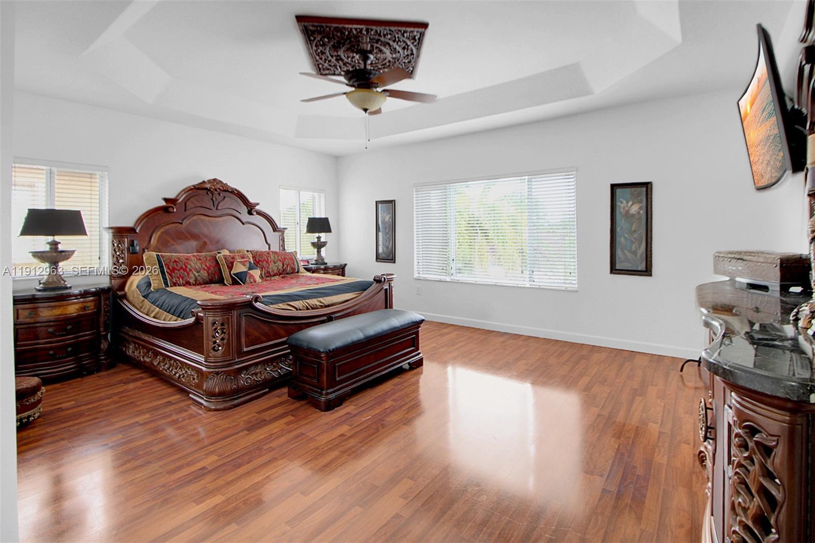 LAROC ESTATES - Residential