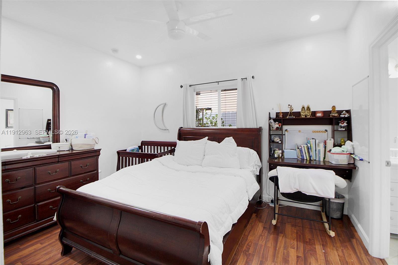 LAROC ESTATES - Residential