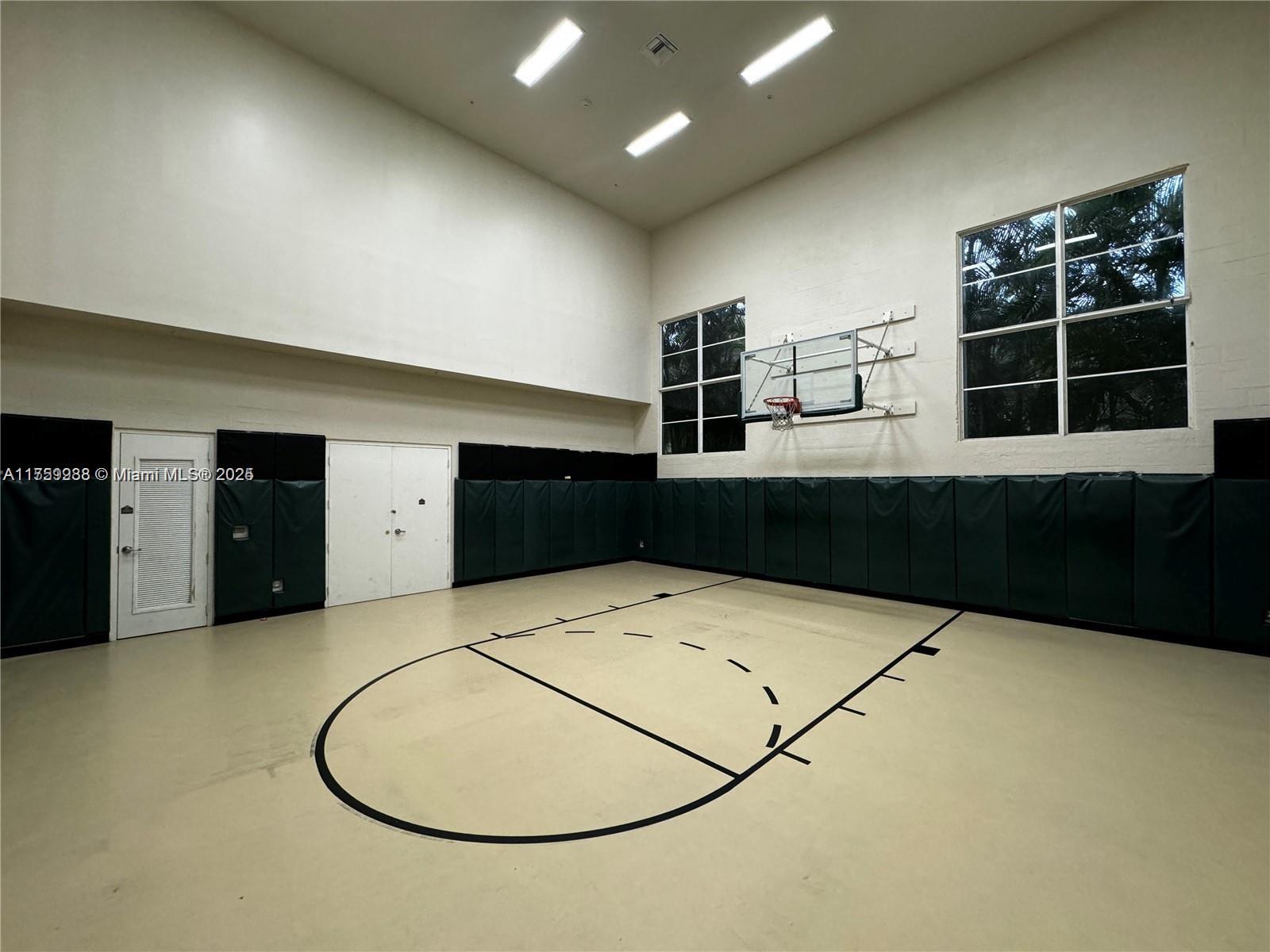 VIZCAYA LAKES CONDO - Residential Lease