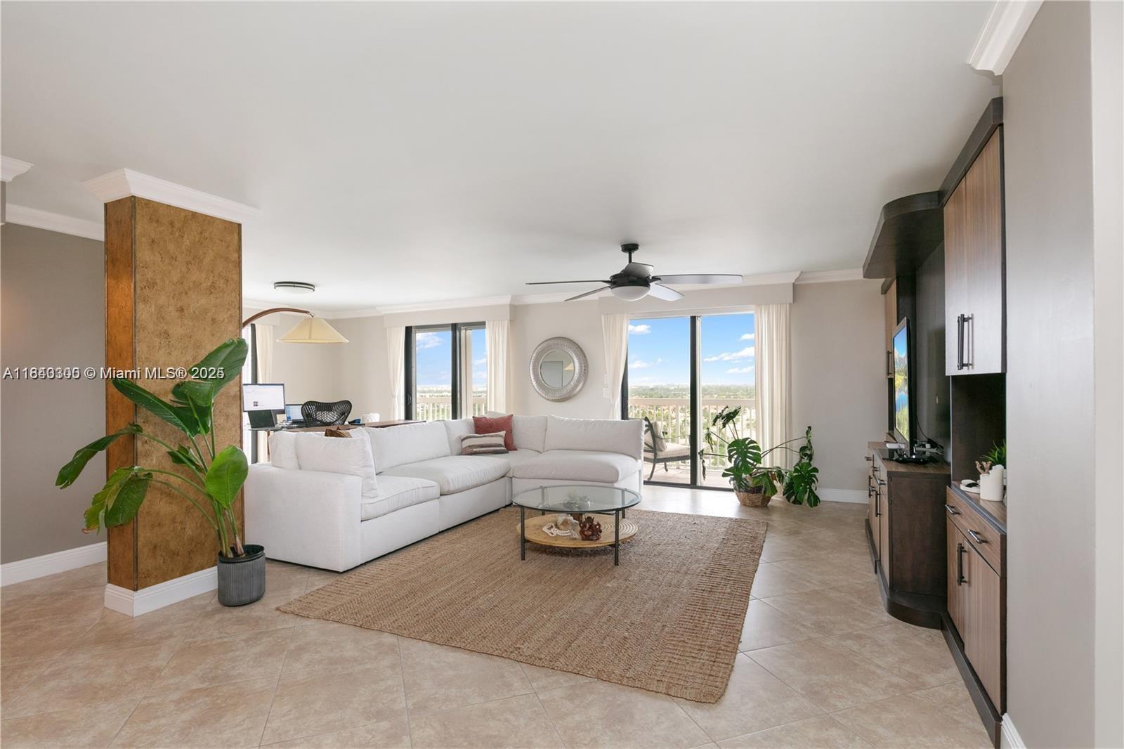 Hollywood beach condo-Walk across the street to the beach!! 15th floor large corner unit amazing views of the intracoastal and Sunset views.. Pretty ocean views as well. Remodeled unit being used as as an open space room with flex space