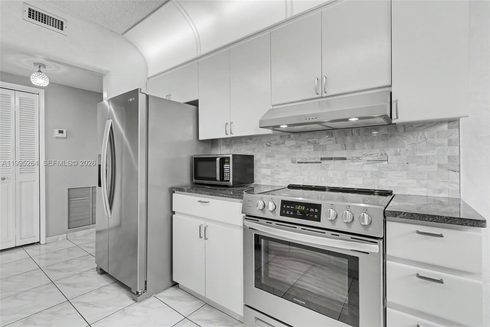 HILLCREST EAST NO 24 COND - Residential