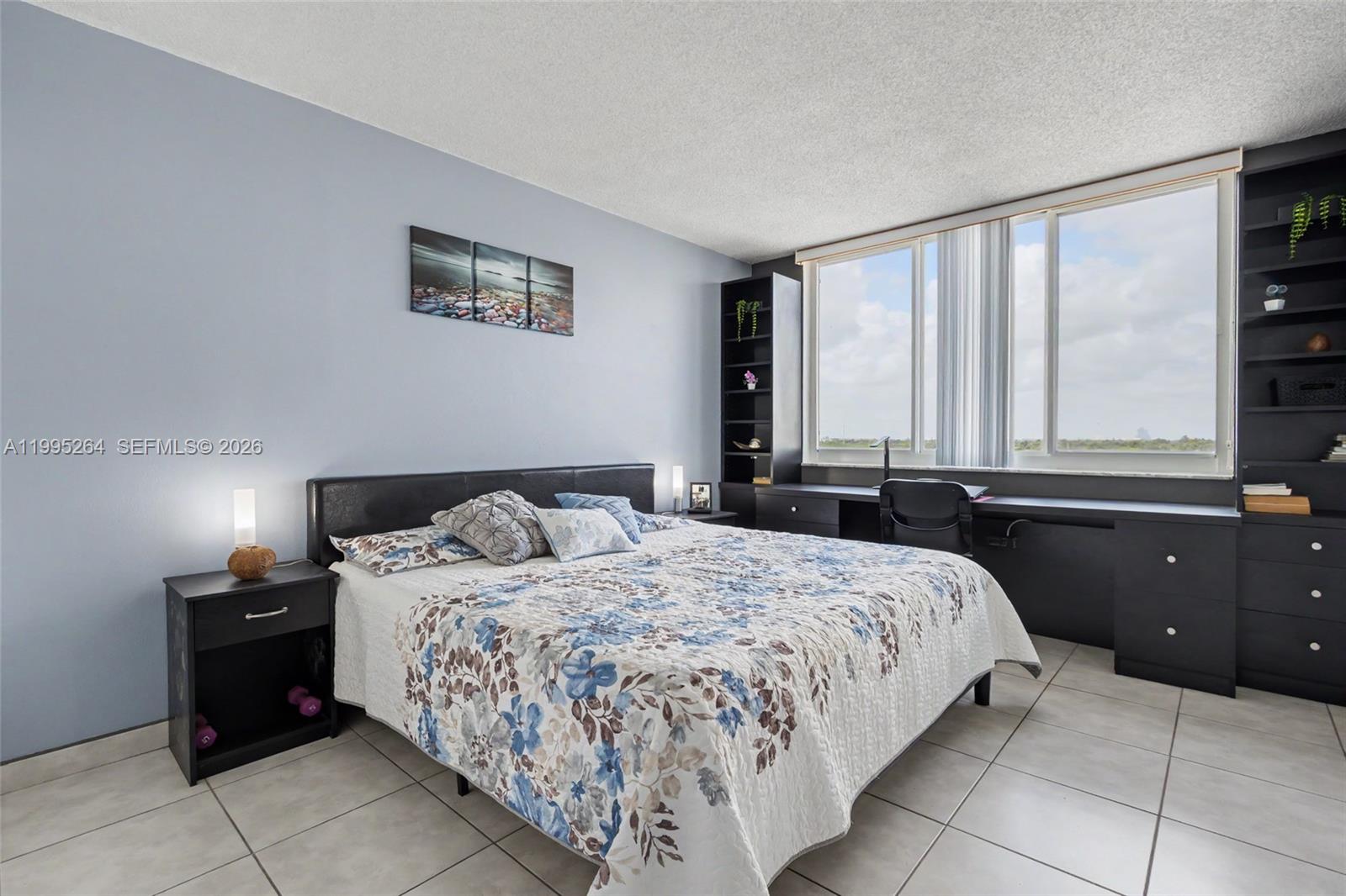 HILLCREST EAST NO 24 COND - Residential