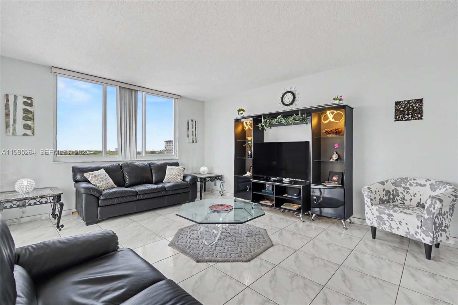 HILLCREST EAST NO 24 COND - Residential