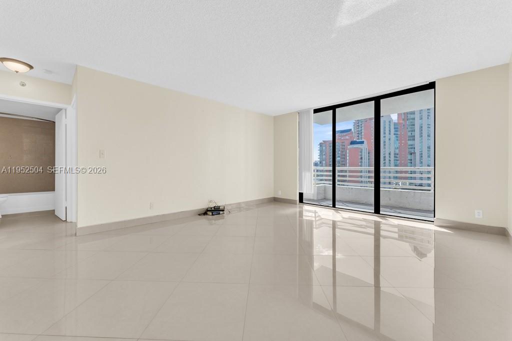 PARC CENTRAL AVENTURA EAS - Residential