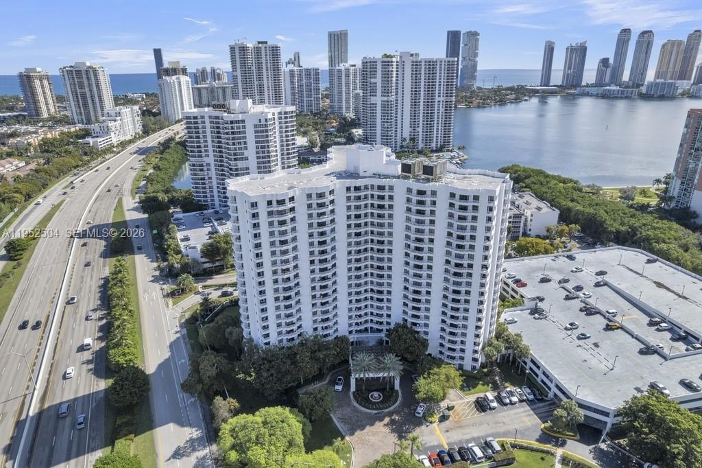 PARC CENTRAL AVENTURA EAS - Residential