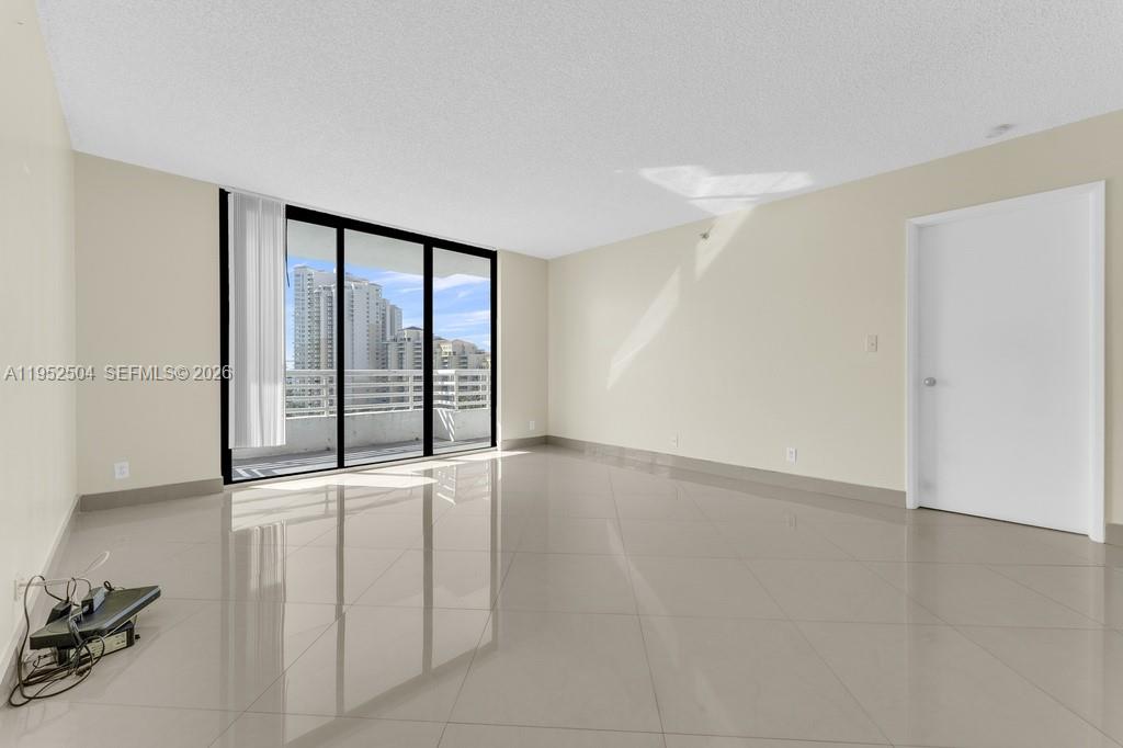 PARC CENTRAL AVENTURA EAS - Residential