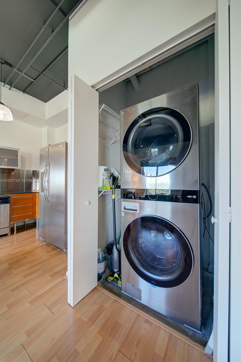 NEO CONDO - Residential