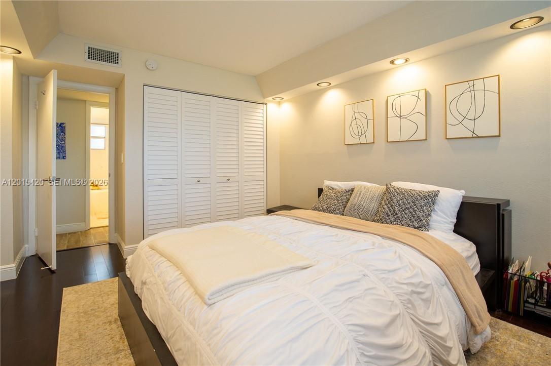 NOVA GARDENS CONDO - Residential
