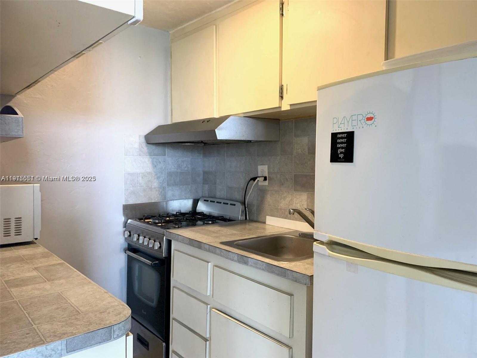 AMD PL OF 2ND OCEAN FRONT - Residential Lease