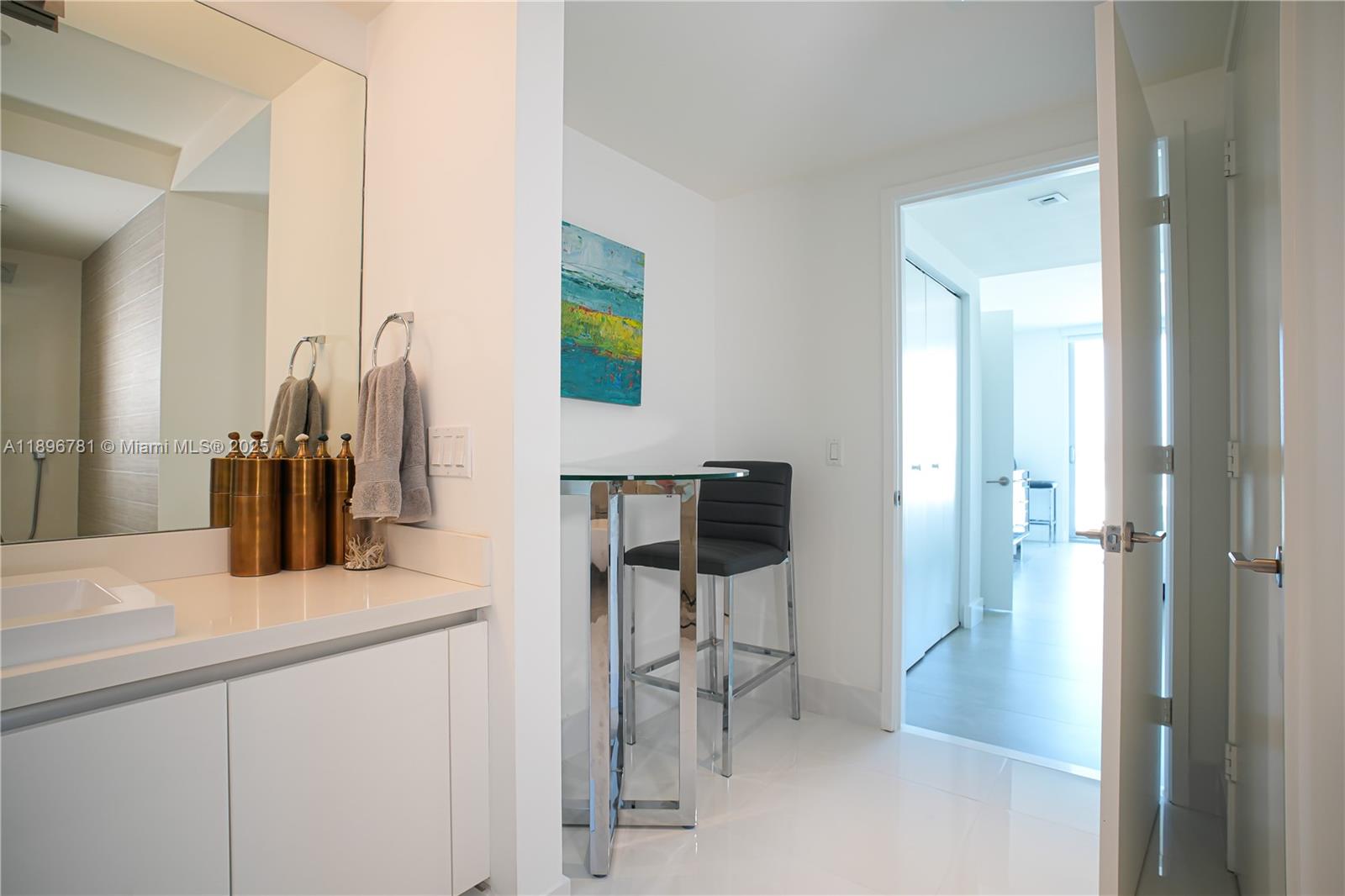 PARQUE TOWERS CONDO - Residential Lease