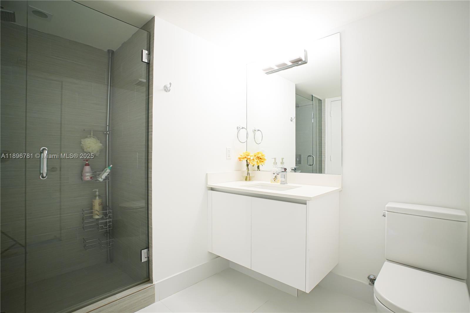 PARQUE TOWERS CONDO - Residential Lease