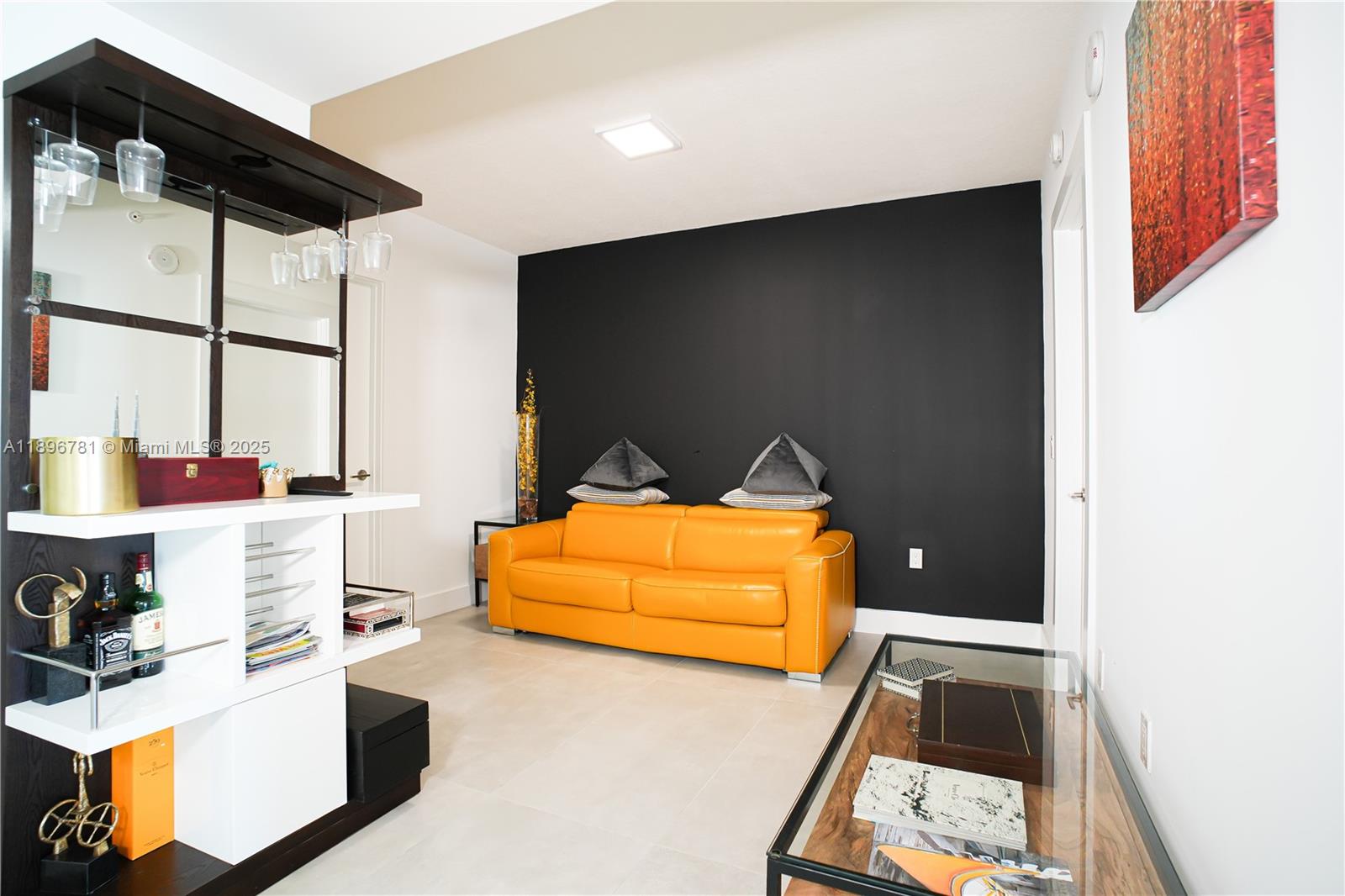 PARQUE TOWERS CONDO - Residential Lease