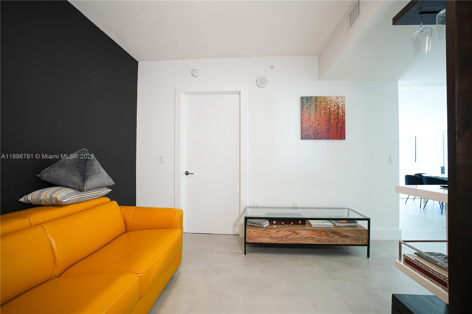 PARQUE TOWERS CONDO - Residential Lease