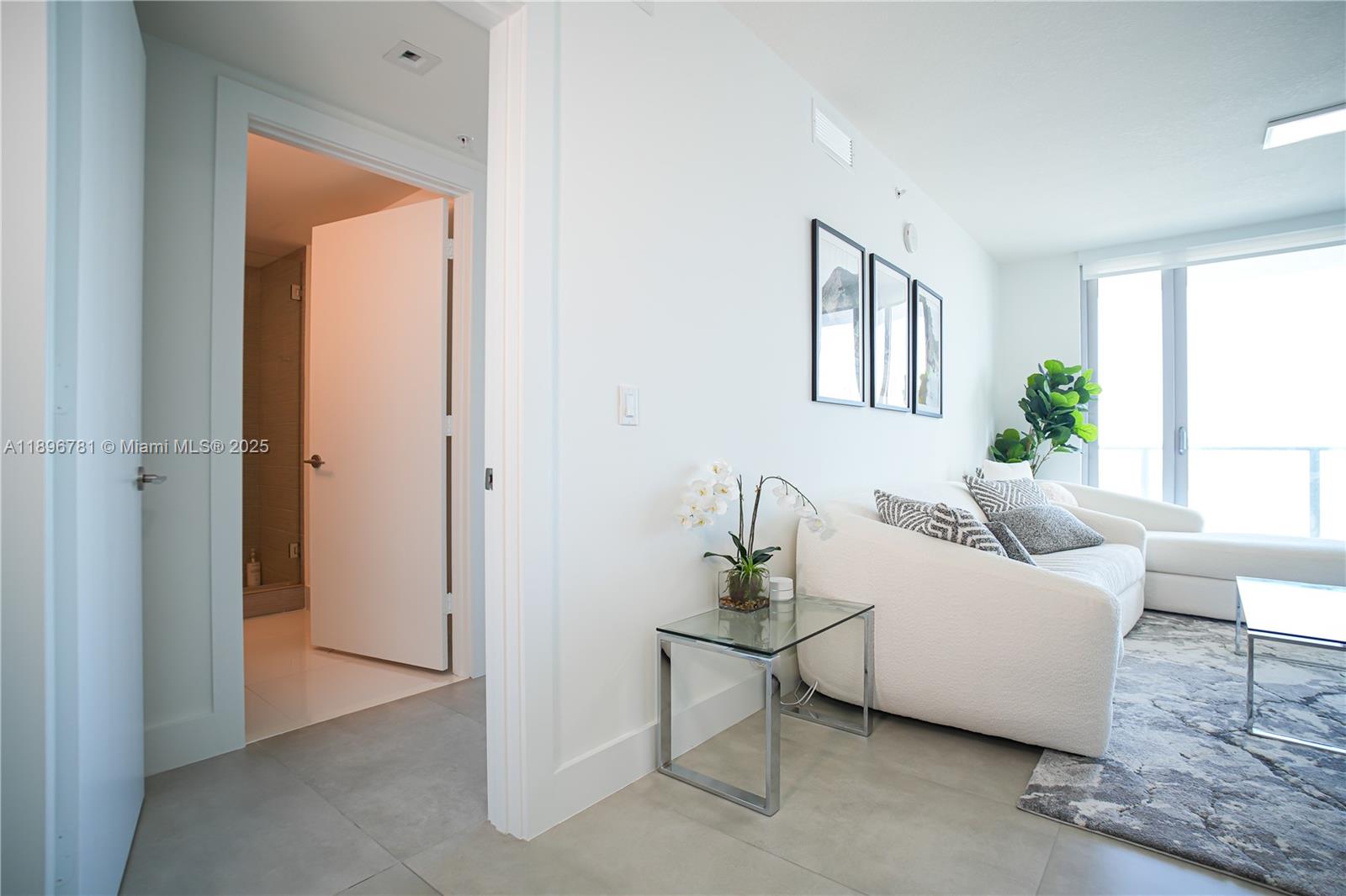 PARQUE TOWERS CONDO - Residential Lease