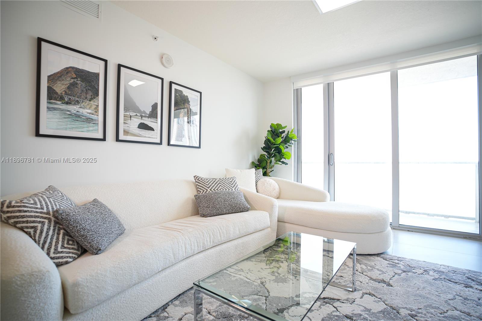 PARQUE TOWERS CONDO - Residential Lease