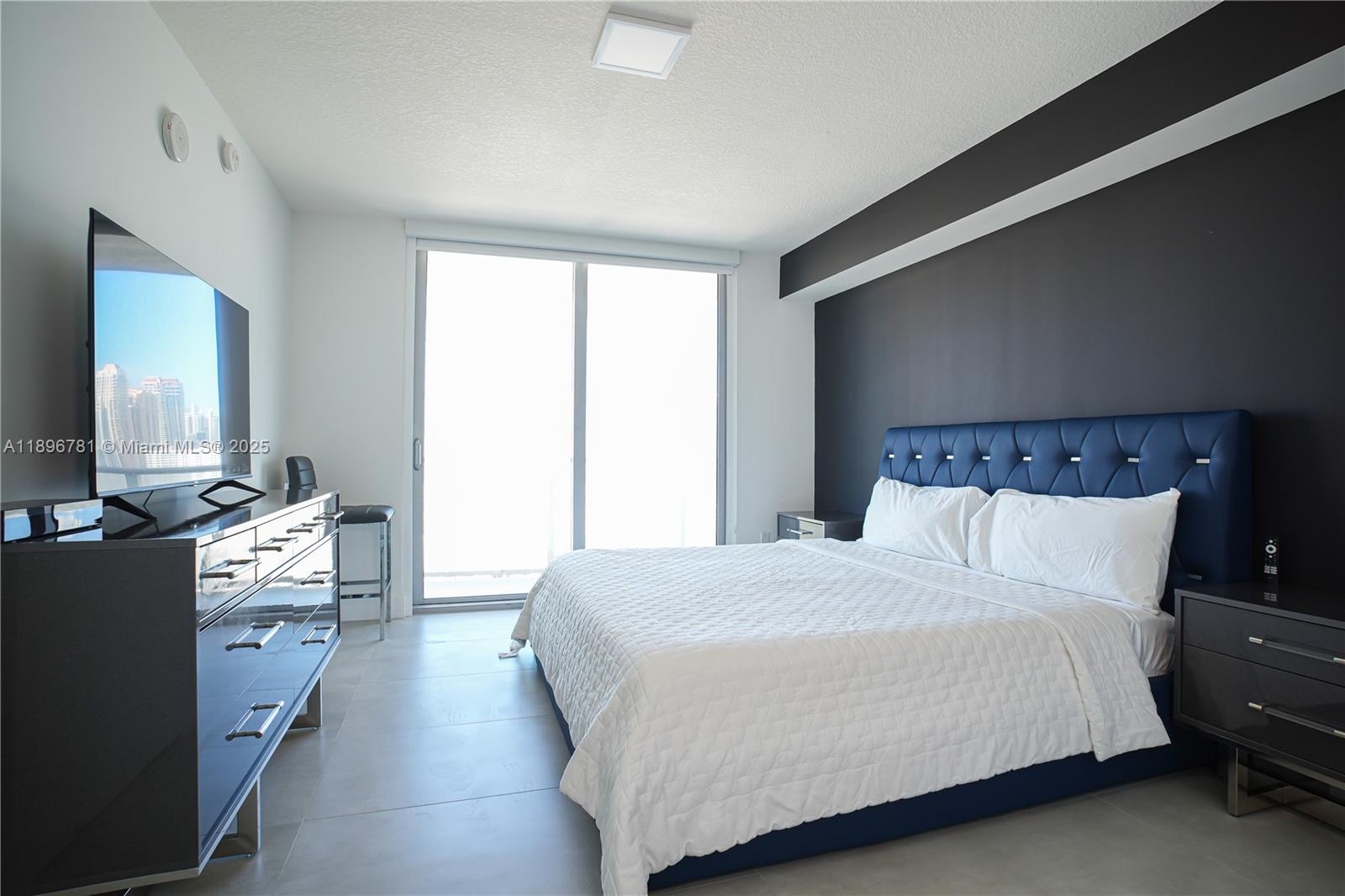 PARQUE TOWERS CONDO - Residential Lease