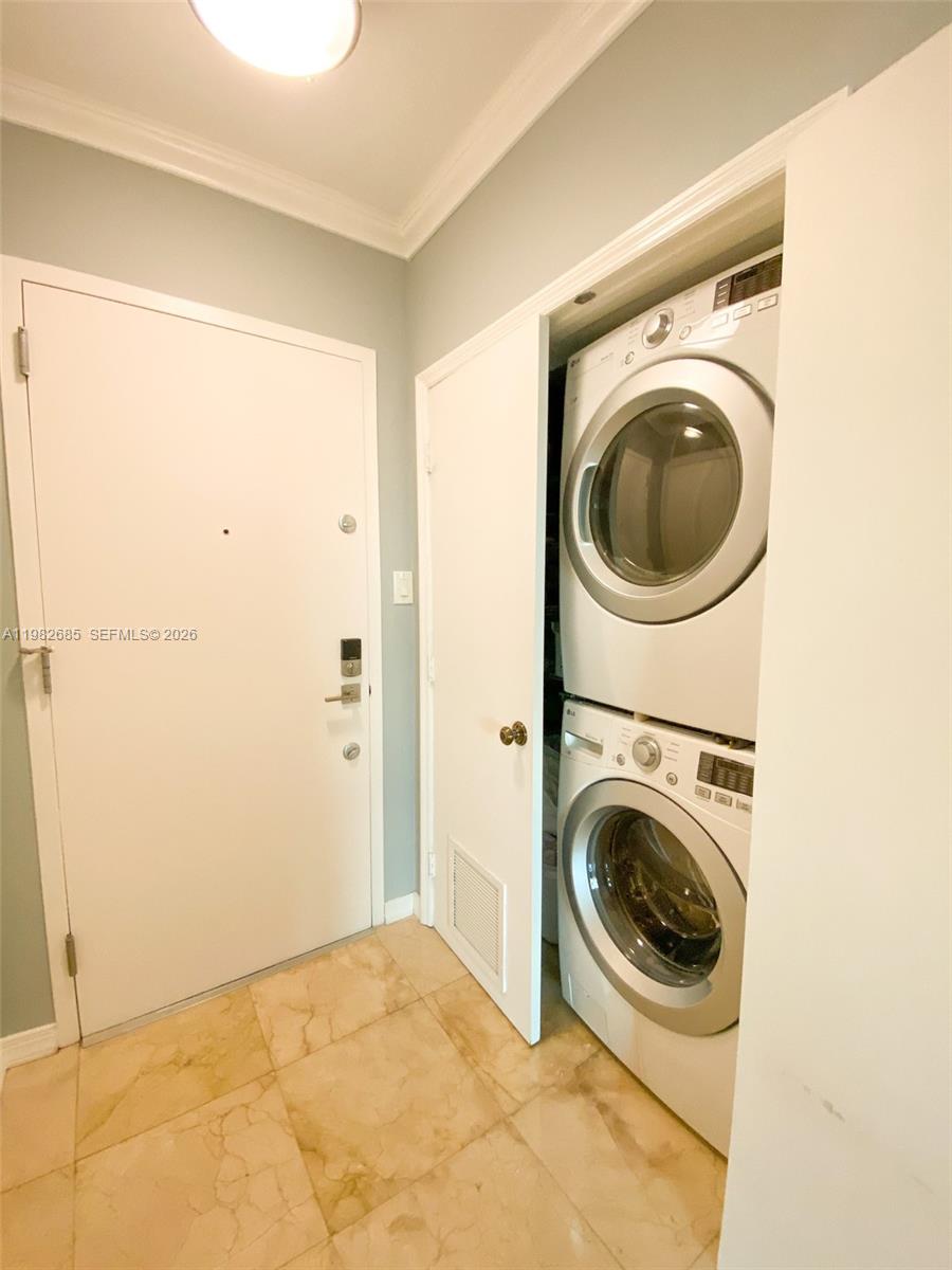 METROPOLIS I AT DADELAND - Residential