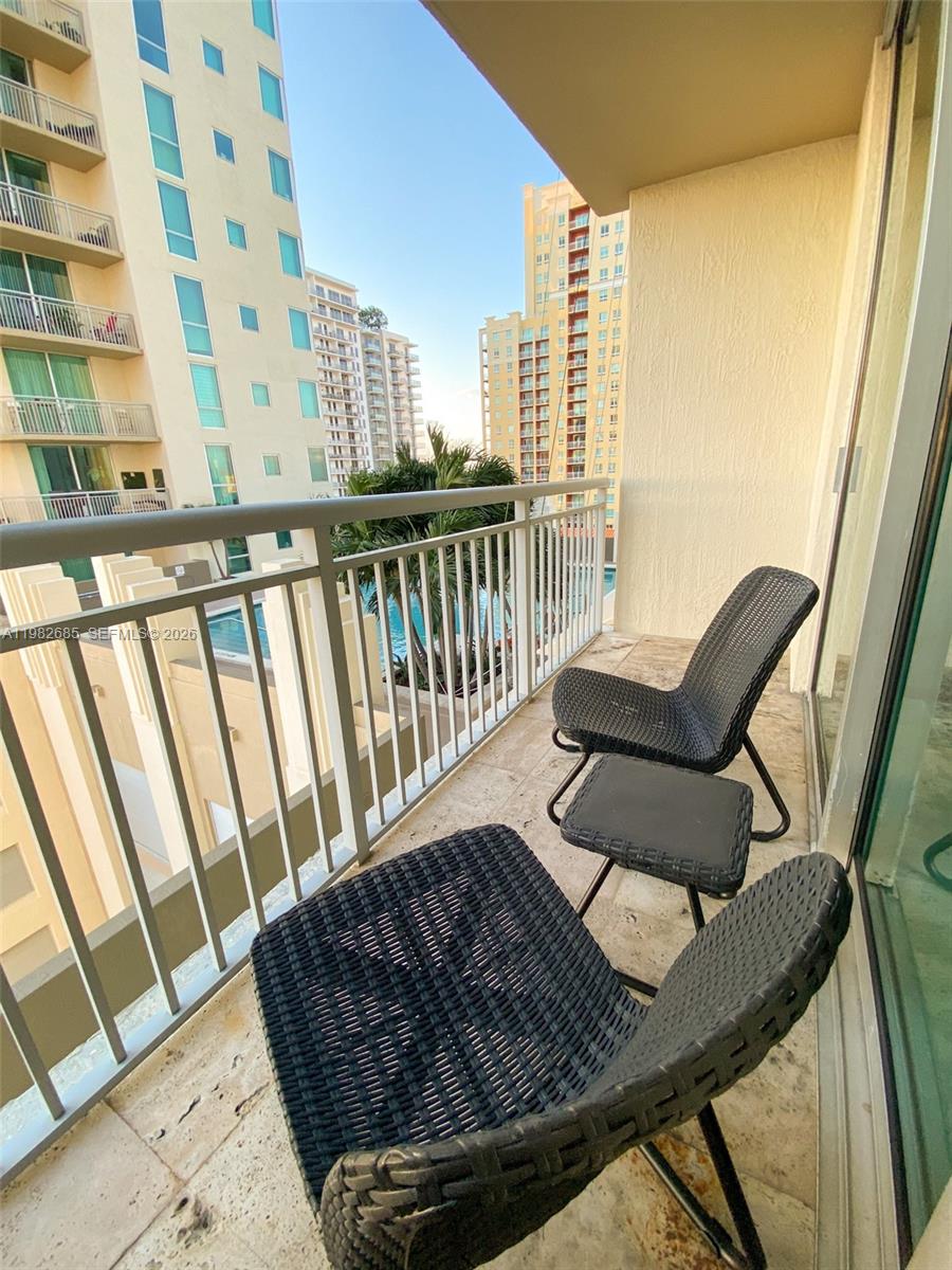 METROPOLIS I AT DADELAND - Residential