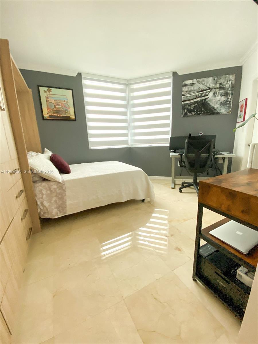 METROPOLIS I AT DADELAND - Residential