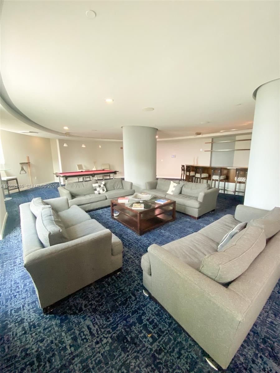 METROPOLIS I AT DADELAND - Residential