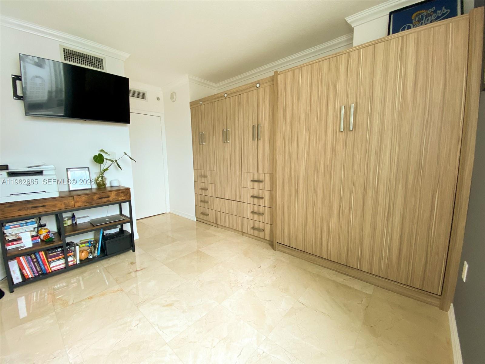 METROPOLIS I AT DADELAND - Residential