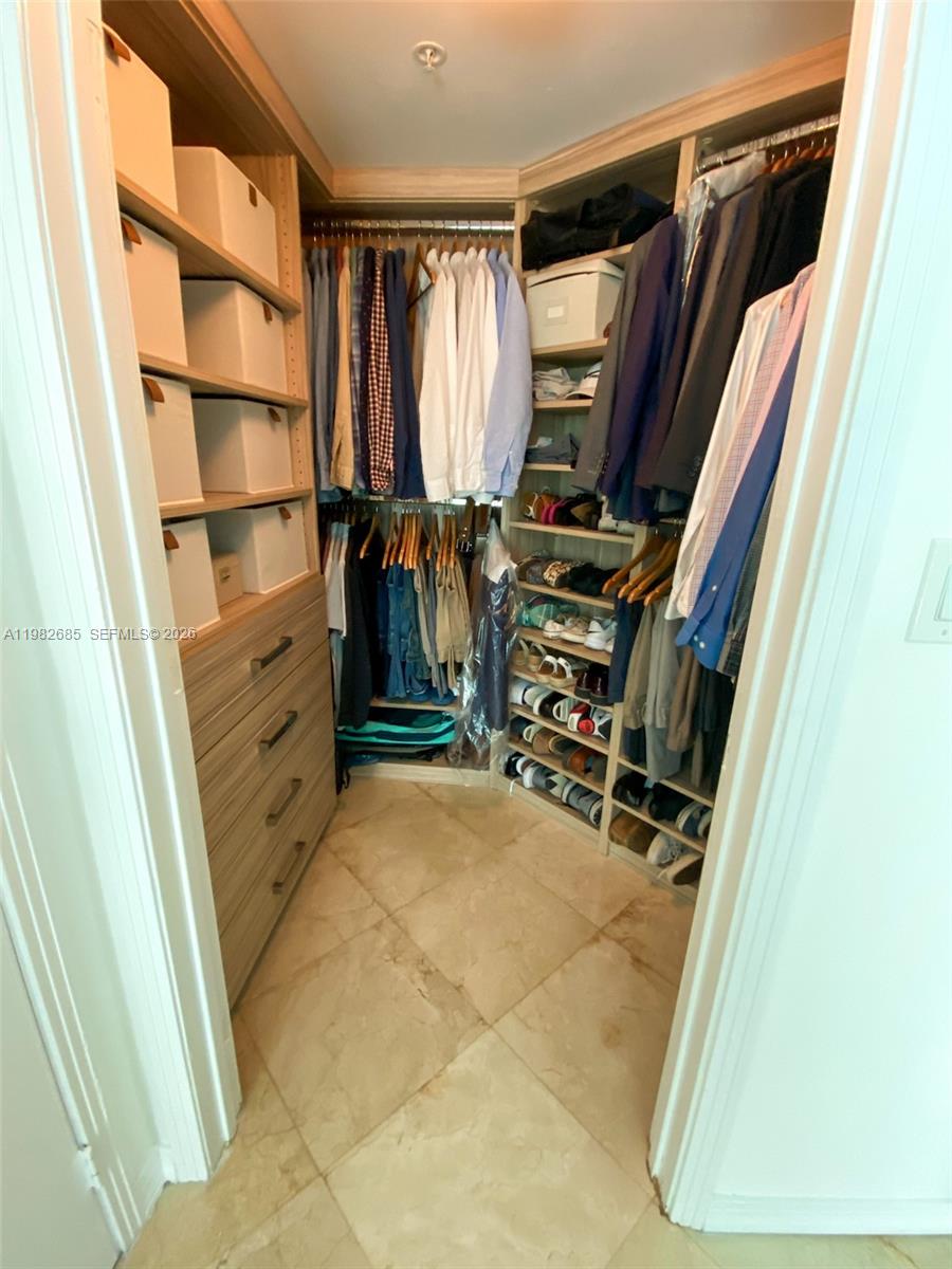 METROPOLIS I AT DADELAND - Residential