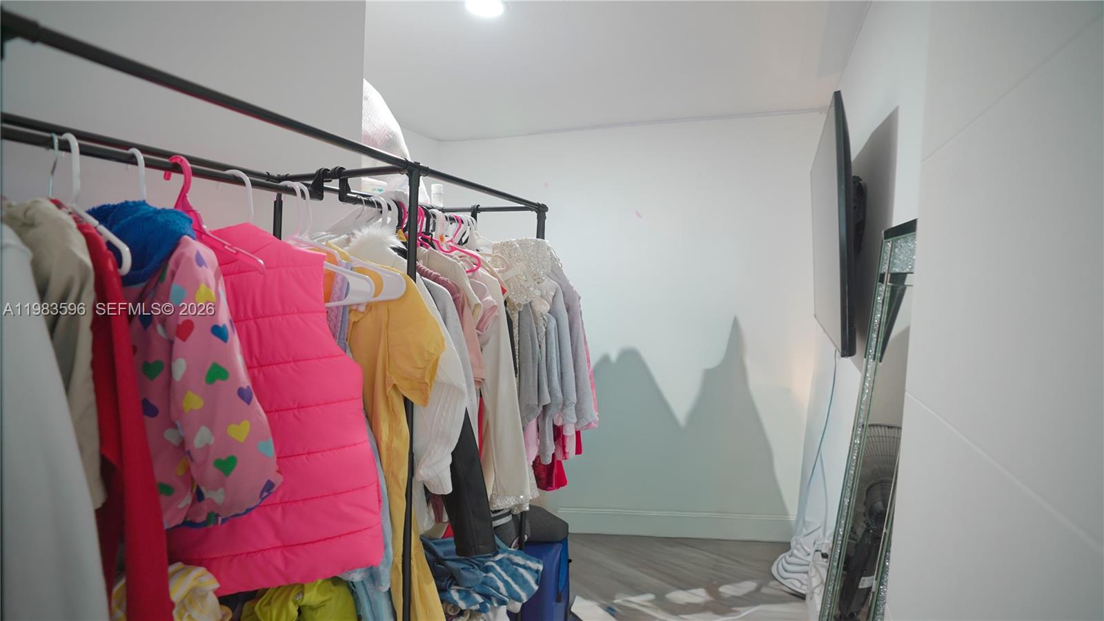 RANDALL PARK - Residential