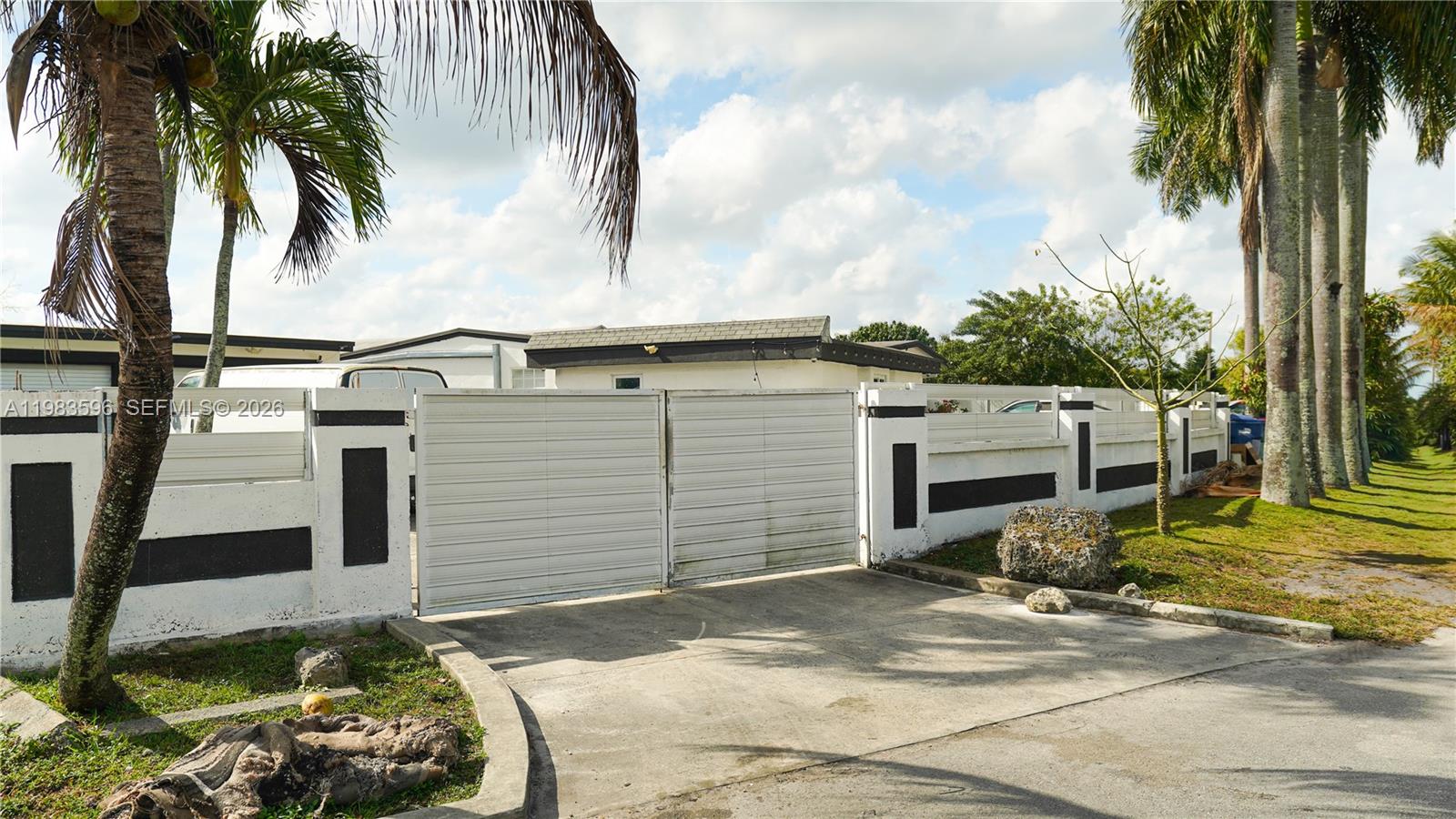 RANDALL PARK - Residential