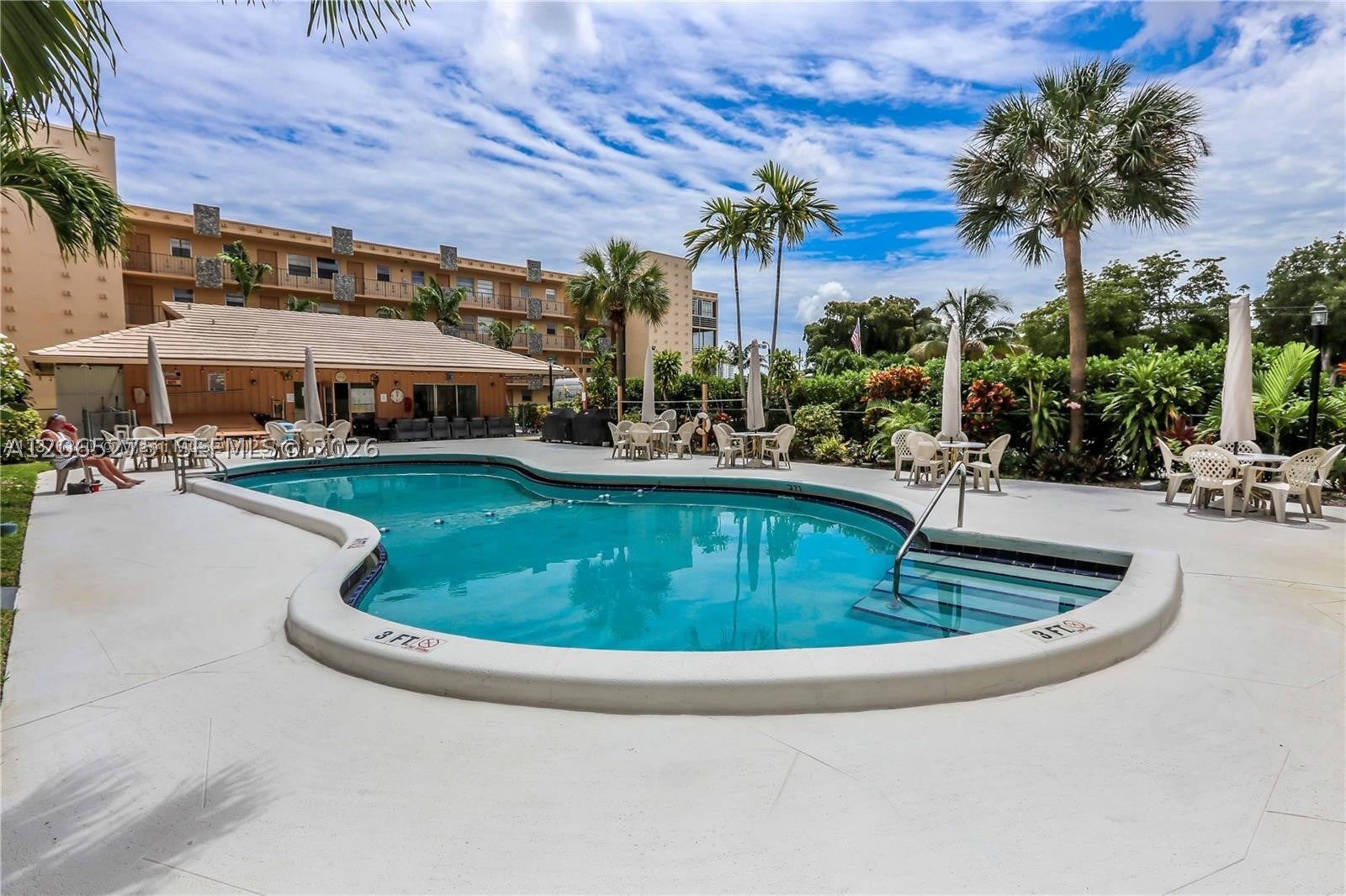 2145 Pierce St 421, Hollywood FL 33020