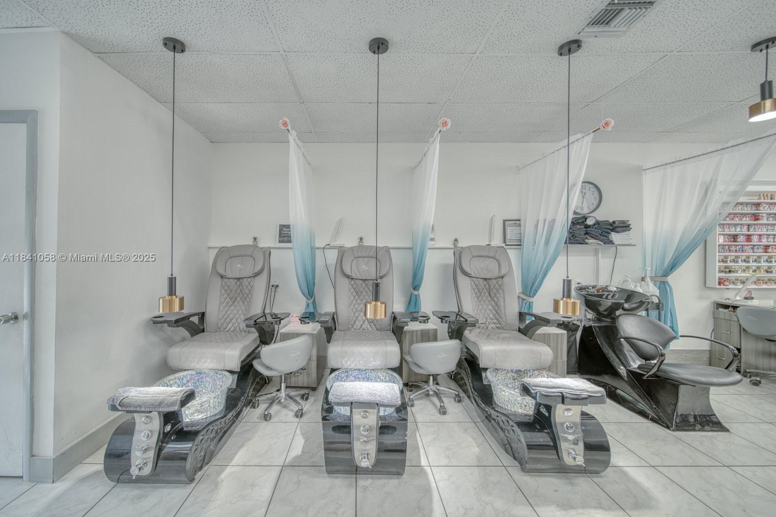 Established beauty salon in the heart of Hialeah, this well-maintained salon has built a loyal clientele and offers a full range of beauty services in a clean, modern setting. Affordable, all-inclusive rent: only $2,040/month, Welcoming lounge area with storage space, Spacious treatment room divided into two separate rentable spaces – ideal for additional income, 3 pedicure stations, 5 nail stations, 1 hair station, 1 wash station. The salon is fully equipped and currently in operation, offering a seamless transition for a new owner. This is a rare opportunity with low overhead and strong growth potential. Don’t miss this chance to own a thriving salon in one of Hialeah’s most desirable commercial locations.