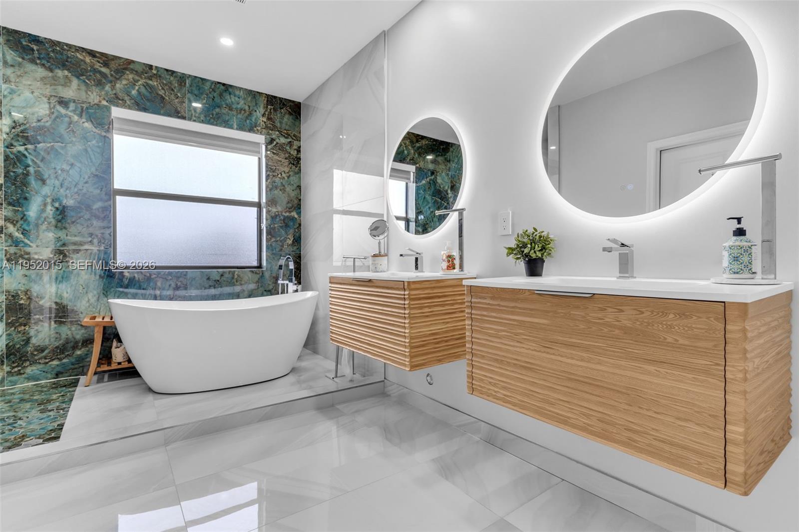 S ALLAPATTAH GARDENS - Residential