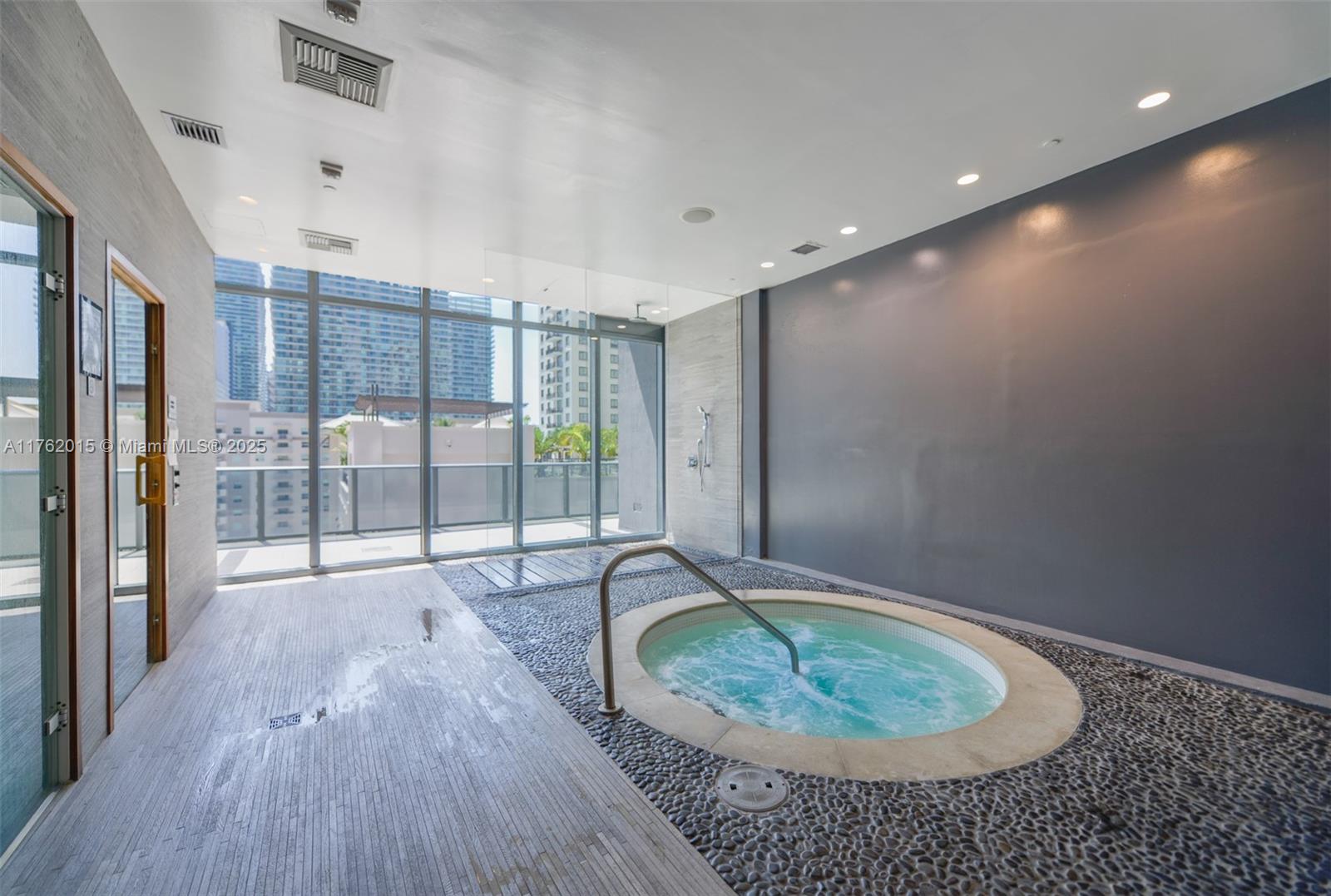 BRICKELL HEIGHTS EAST CON - Residential