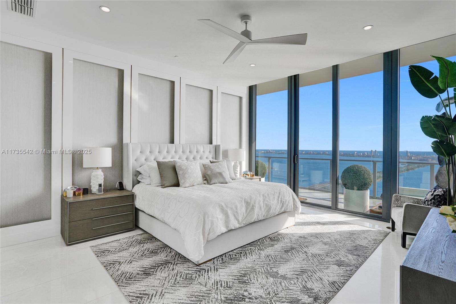 ONE PARAISO CONDO - Residential