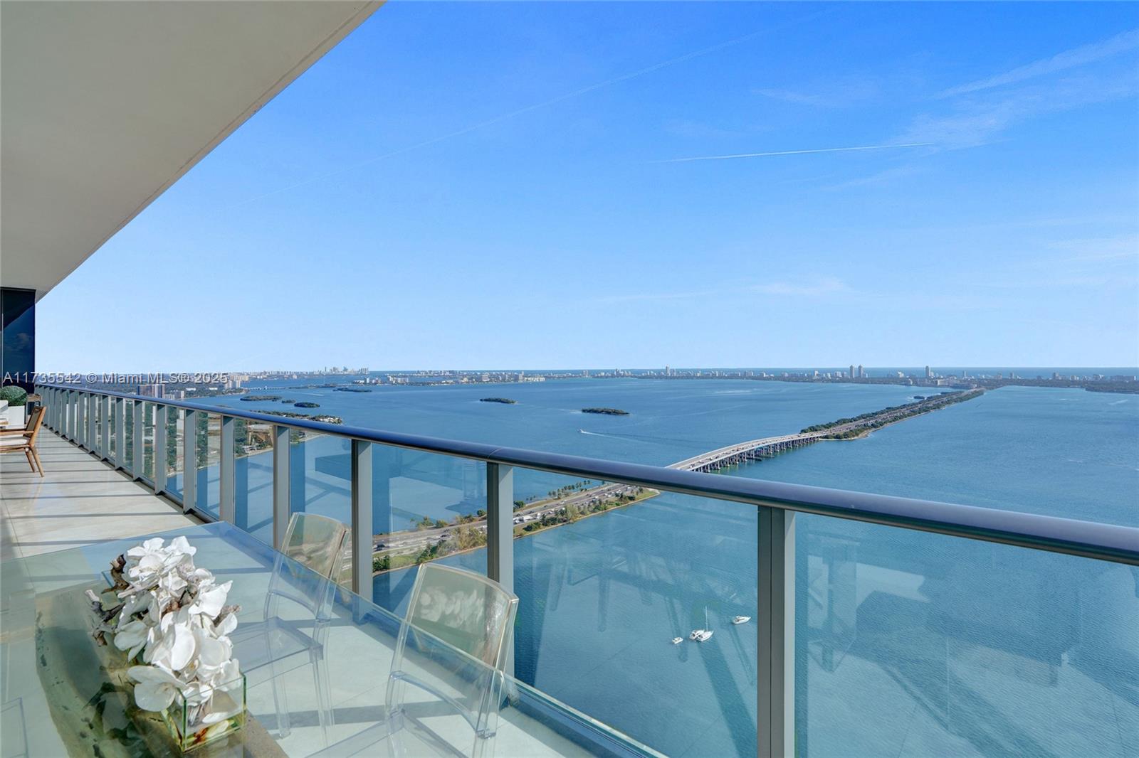 ONE PARAISO CONDO - Residential