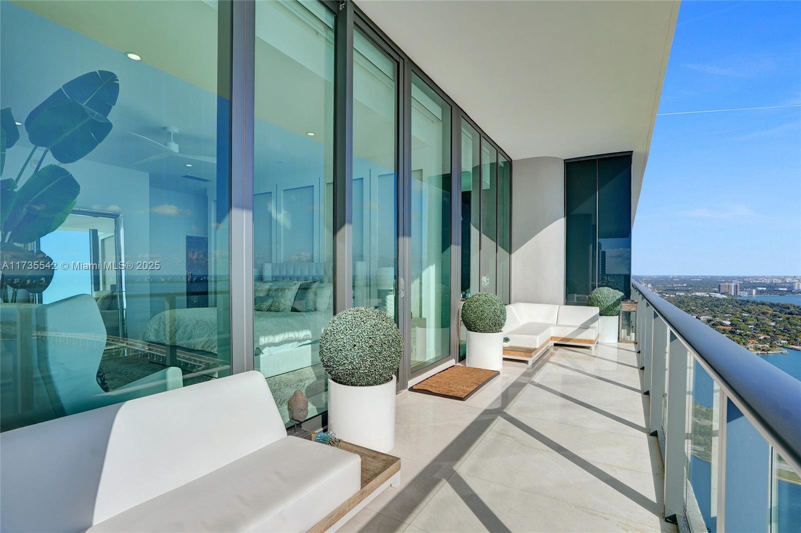 ONE PARAISO CONDO - Residential
