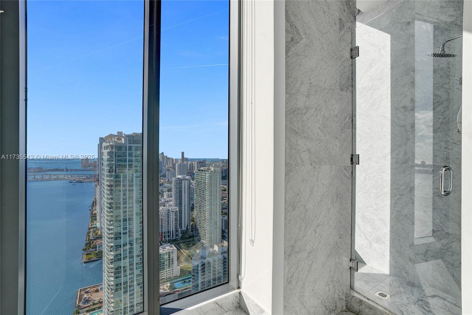 ONE PARAISO CONDO - Residential