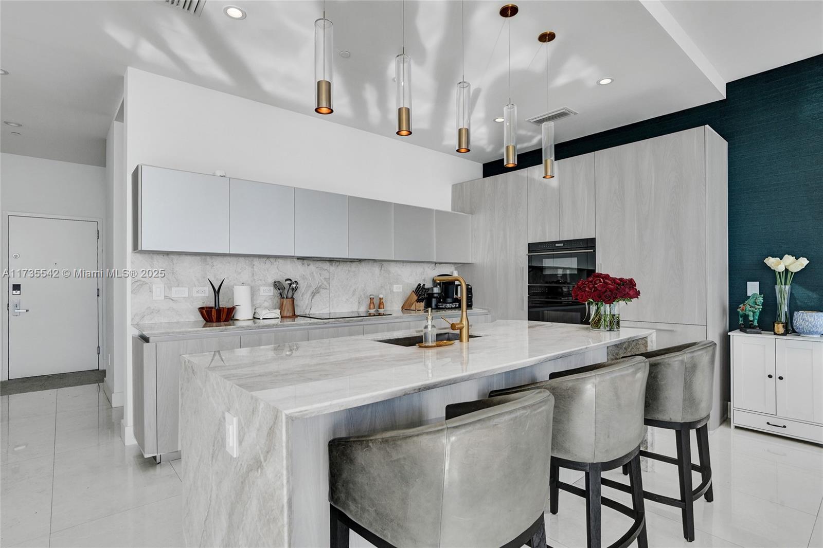 ONE PARAISO CONDO - Residential