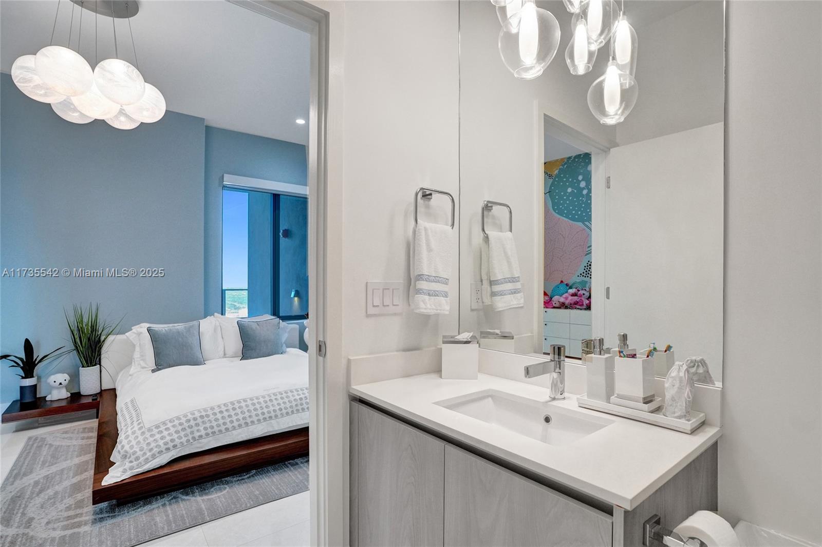 ONE PARAISO CONDO - Residential