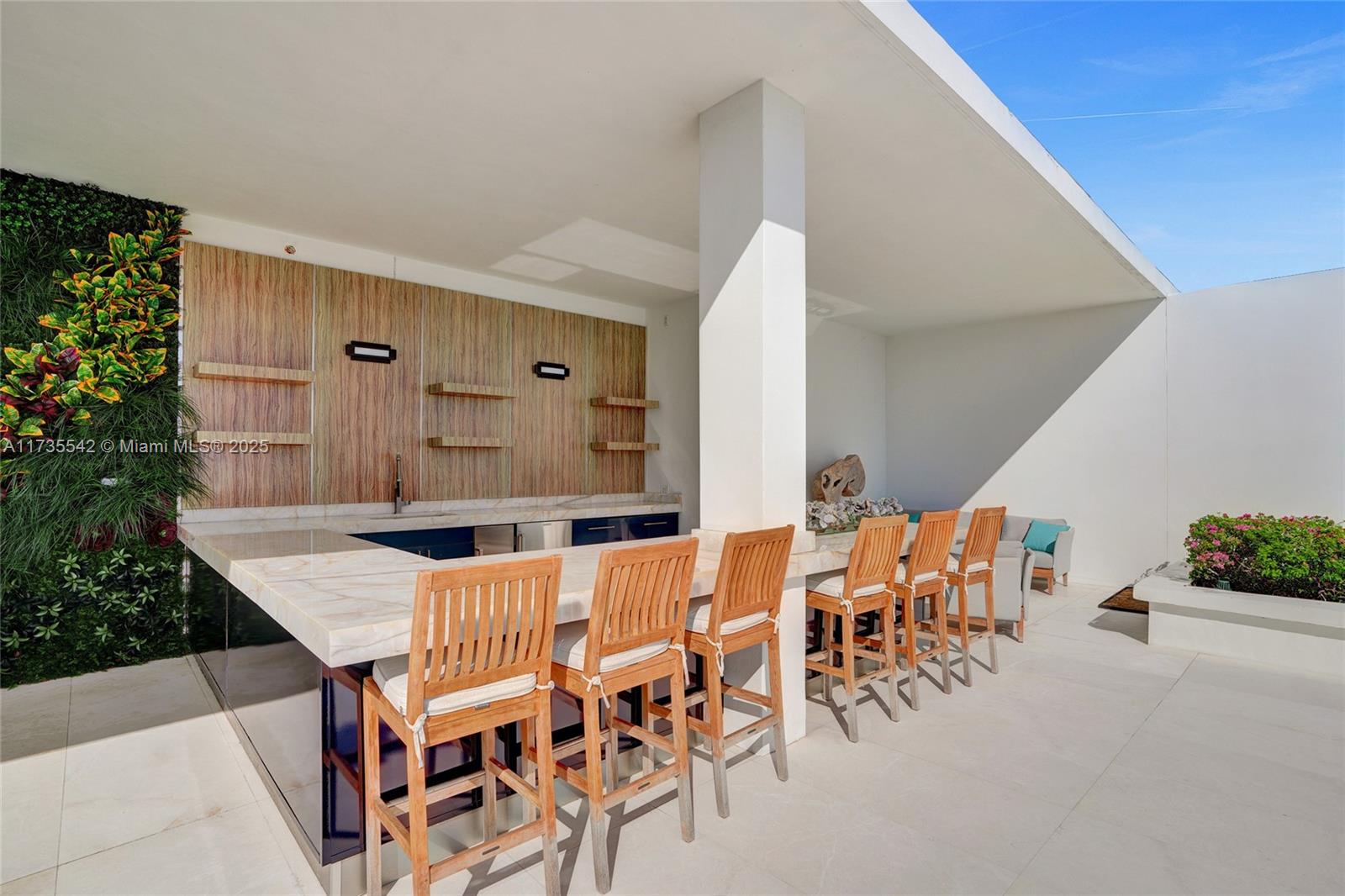ONE PARAISO CONDO - Residential
